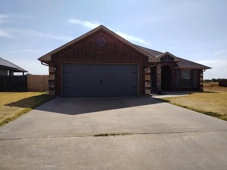 401 N Mountain Meadow Dr