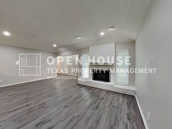 4th image of 7921 Lazy Brook Dr