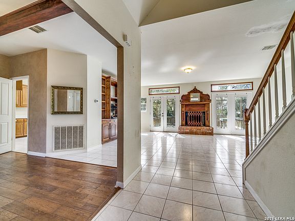 2nd image of 206 Mesquite Trl