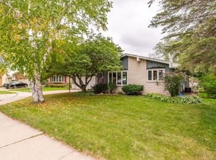 1610 W 6th Ave, Oshkosh, WI 54902