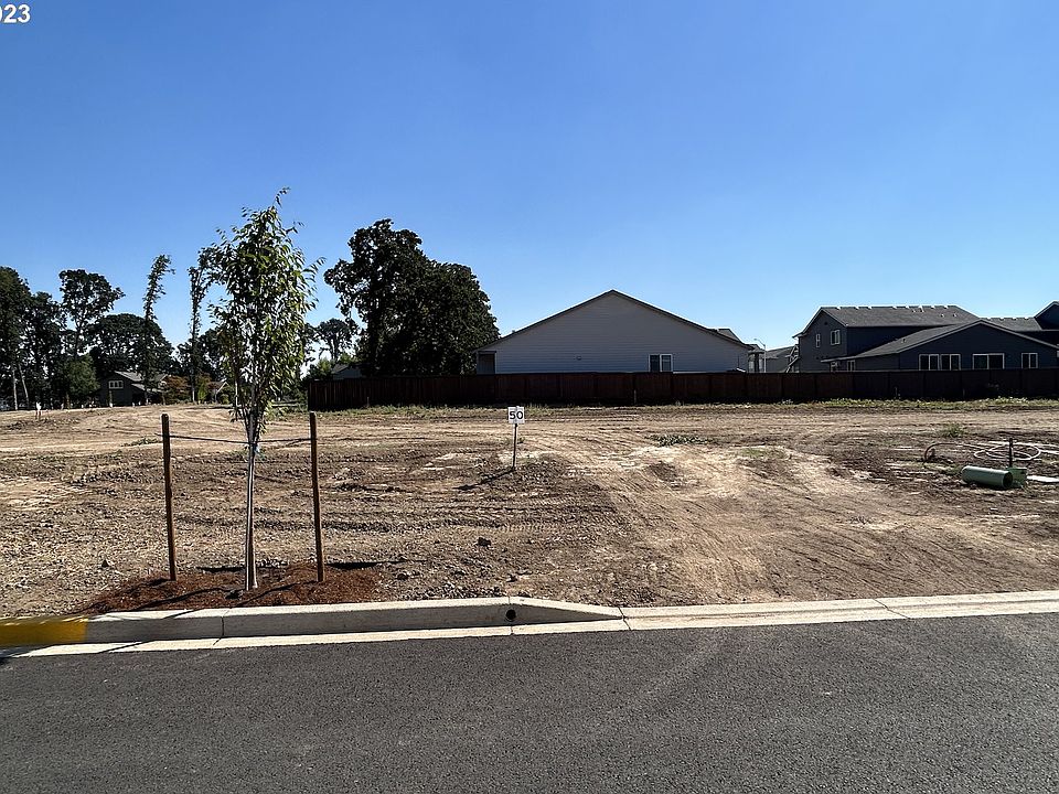 1st image of 1530 NW Tracy St #50