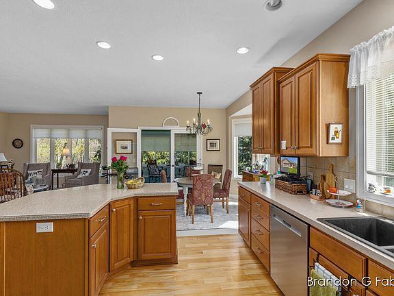 4th image of 4883 Barnsley Dr #36