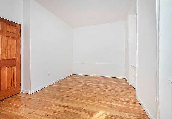 5th image of 423 16th St #1F