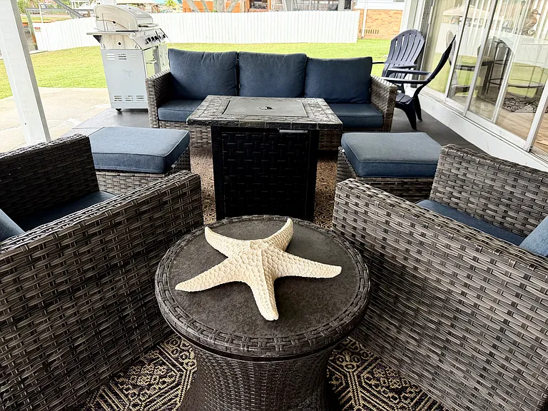 Magellan Dr — Photo 16