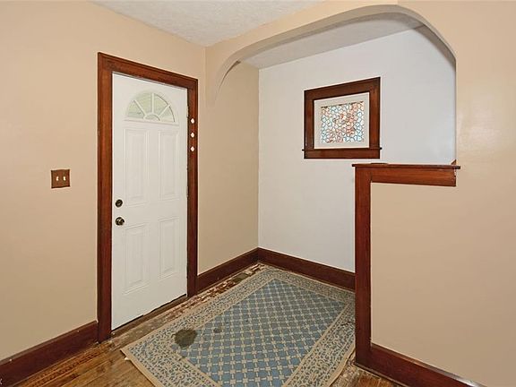 4th image of 239 Marseilles Ave
