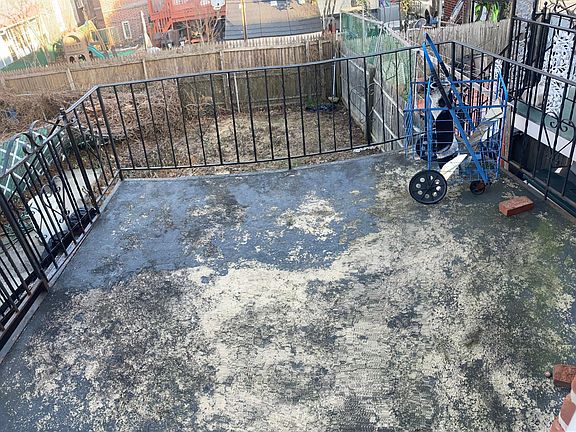 4th image of 2426 Lurting Ave Floor 2