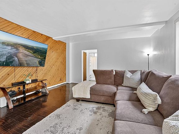 5th image of 1111 Midland Avenue #1B