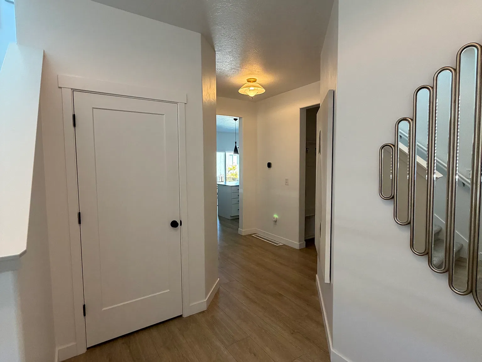 4 bed, 2.5 bath, 2210 sqft, $2,400 — Photo 3