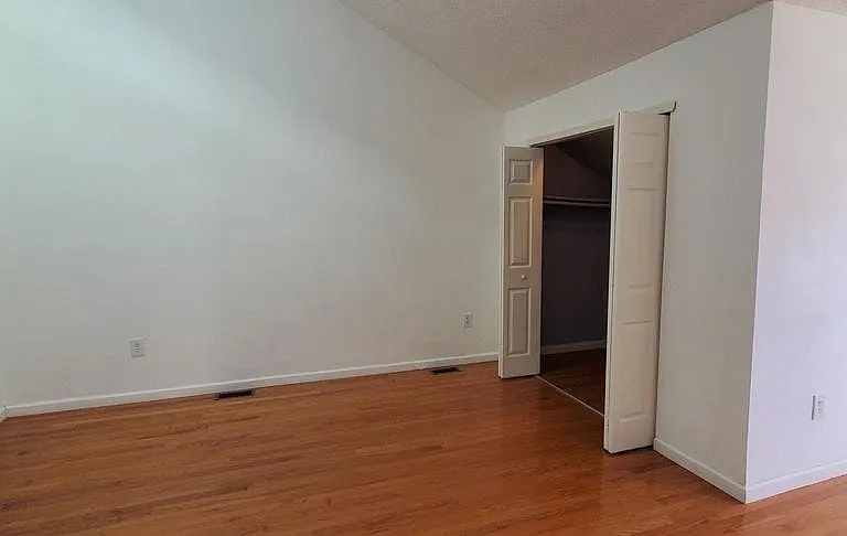 95 Oneill Ct — Photo 41