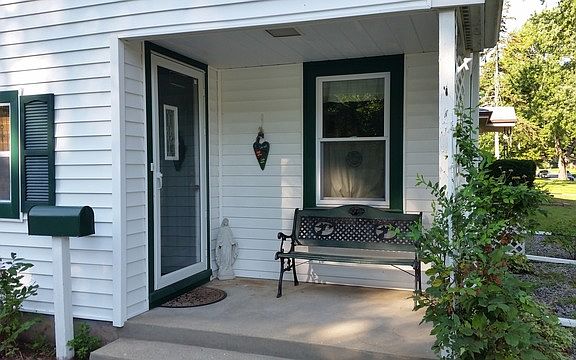 2nd image of 1916 Midway Dr