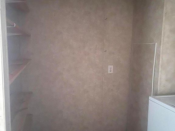 3rd image of 5956 Perryman Ln