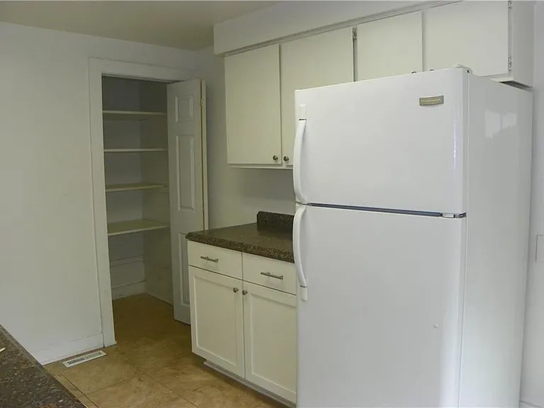 82 Adams St #1 — Photo 5