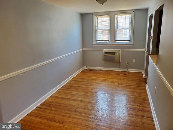 4th image of 6346 Glenloch St