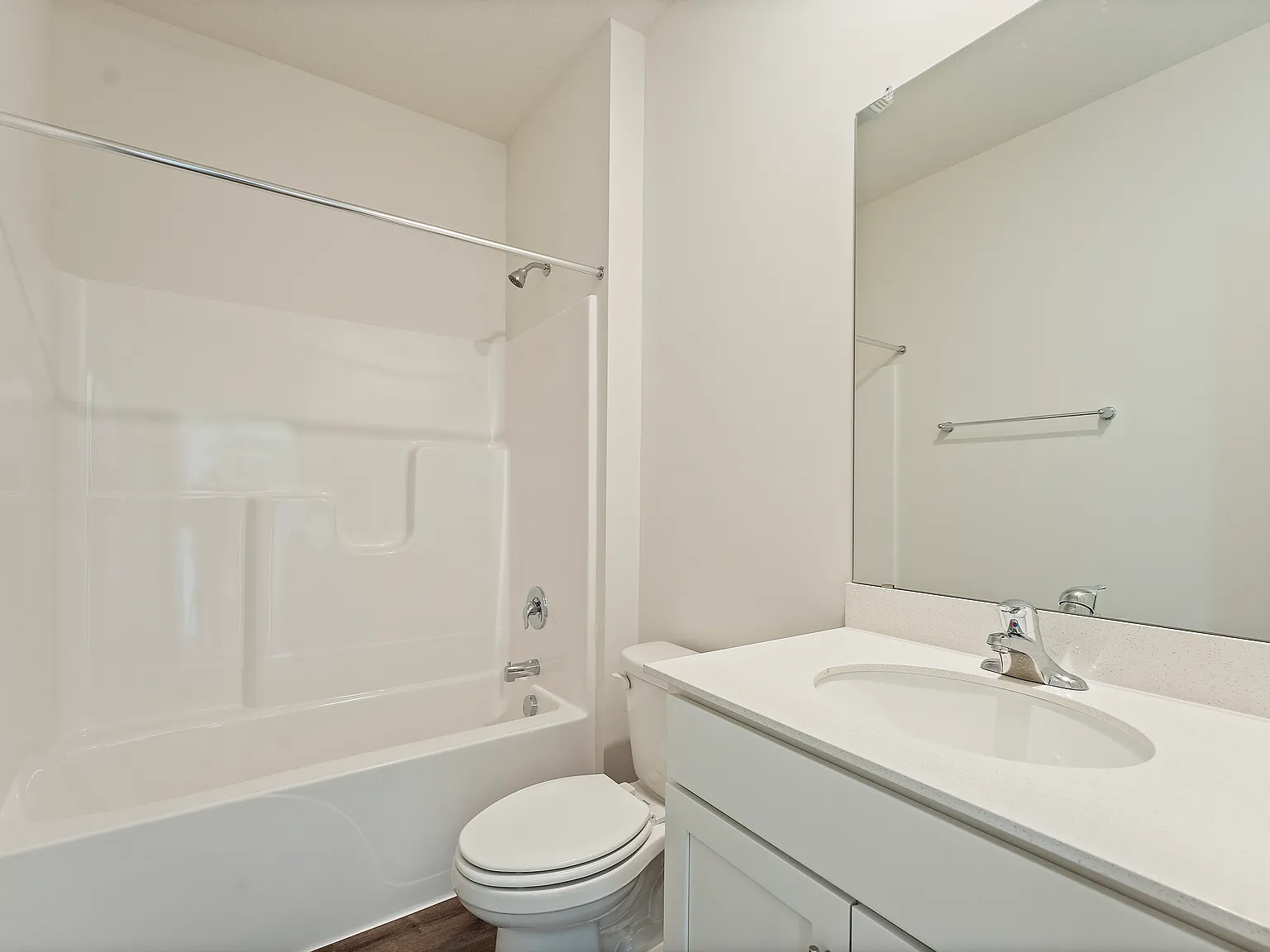 3 bed, 1659 sqft, $2,350 — Photo 2
