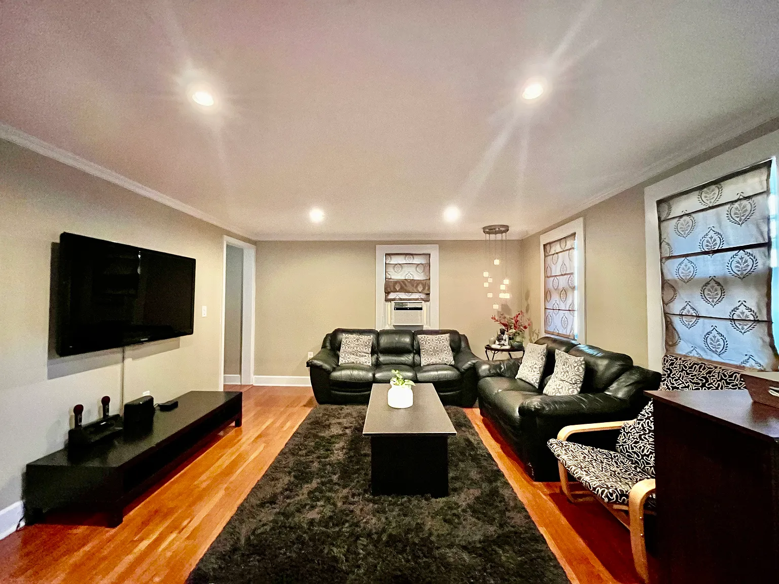 49 Nichols Ave — Photo 2