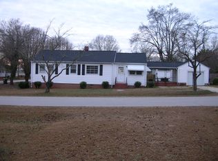 300 N 9th St, Erwin, NC 28339