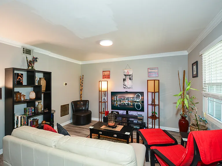 1422 Springleaf Cir SE — Photo 6