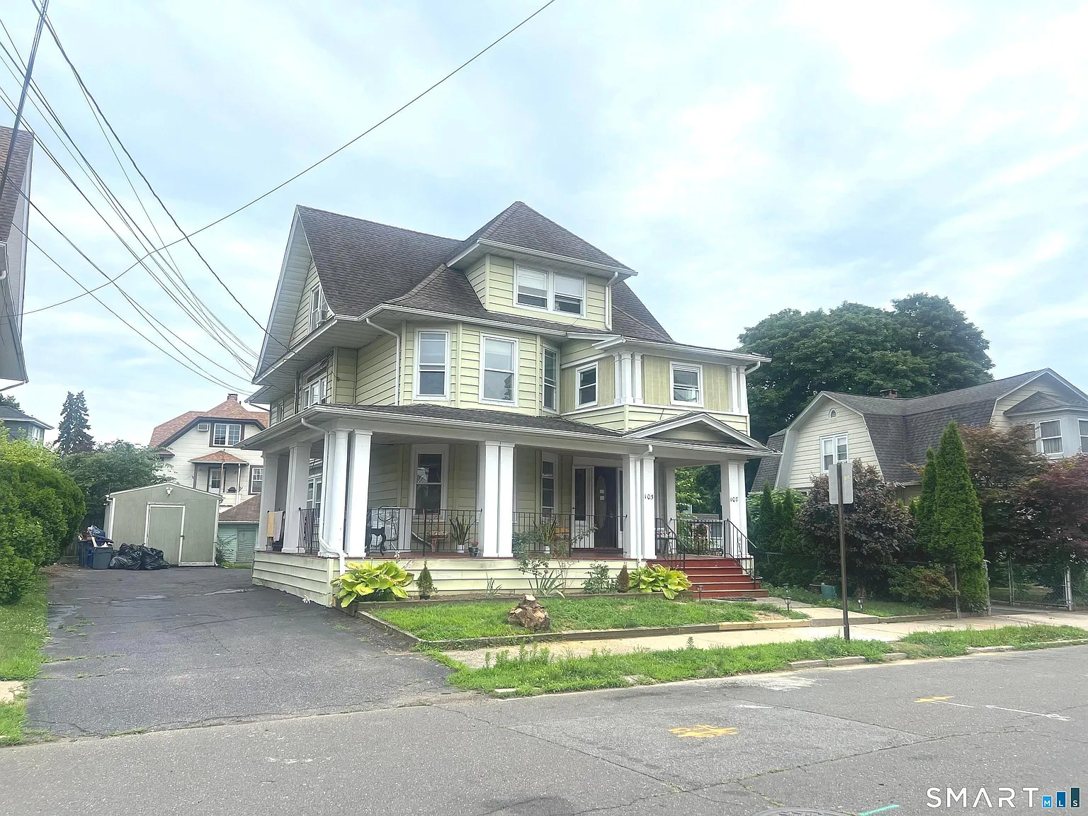 3 bed, 1.0 bath, 3398 sqft, $2,495 — Photo 1