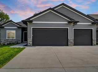 922 Beck Ct, Solon, IA 52333