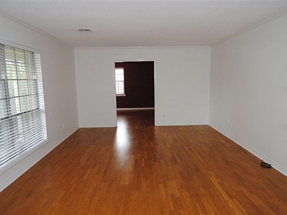 5th image of 3839 Menendez Dr