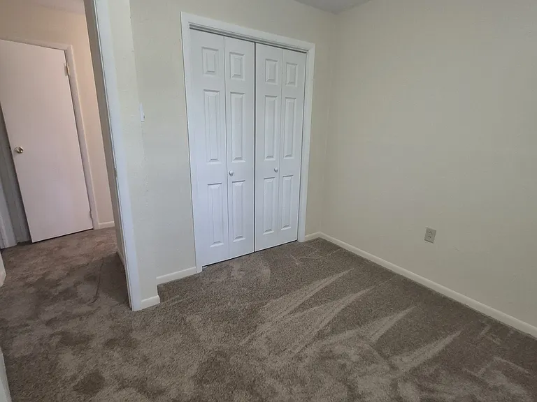 122 Adams Dr #4 — Photo 6