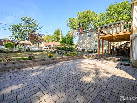 4th image of 65 Orange St