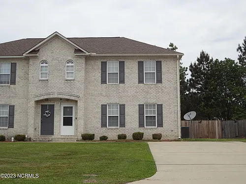 205 S Pointe Dr #B Photo 1
