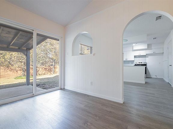5th image of 2802 Mintwood Pl