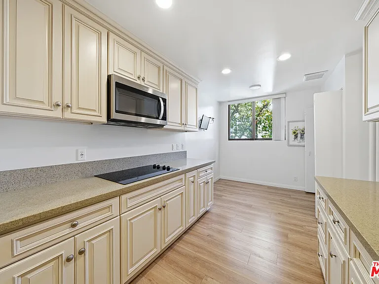 141 S Linden Dr #206 — Photo 40