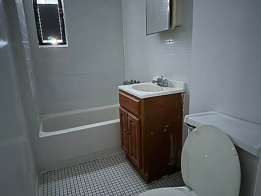 1st image of 126 E 103rd St APT 10