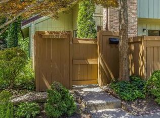 11937 Escalante Ct, Reston, VA 20191