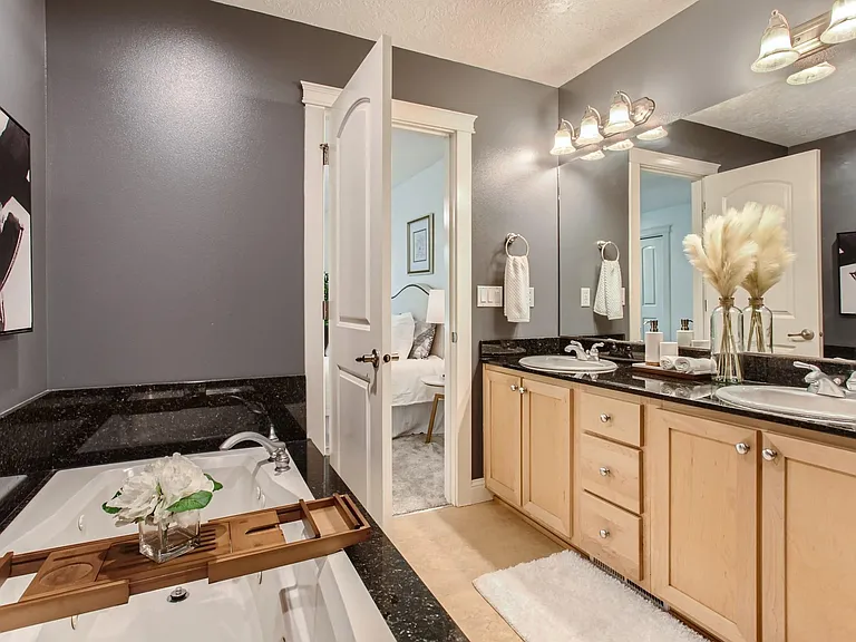 4734 SW View Point Ter — Photo 25