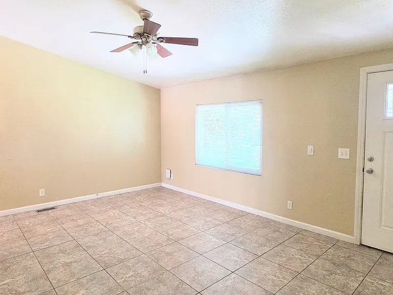 39805 Newport Rd — Photo 6