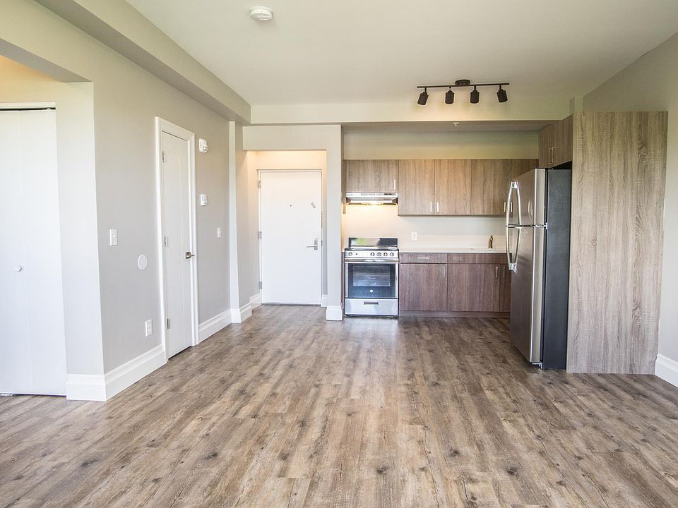 1st image of 106 S Grove St #413