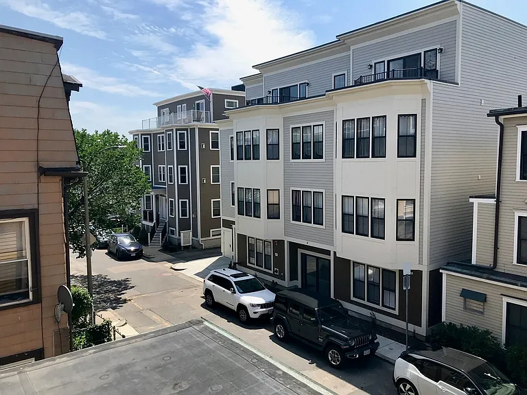 360-362 Dorchester St #3 — Photo 16
