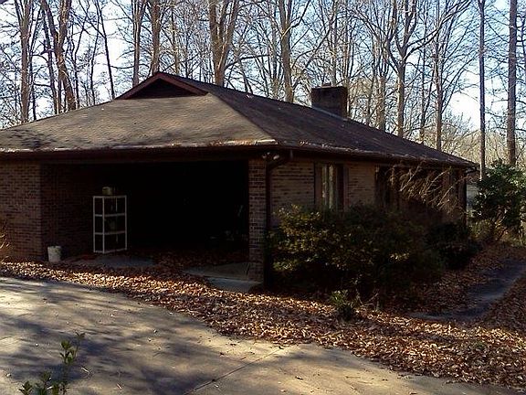 2nd image of 331 Iroquois Trl
