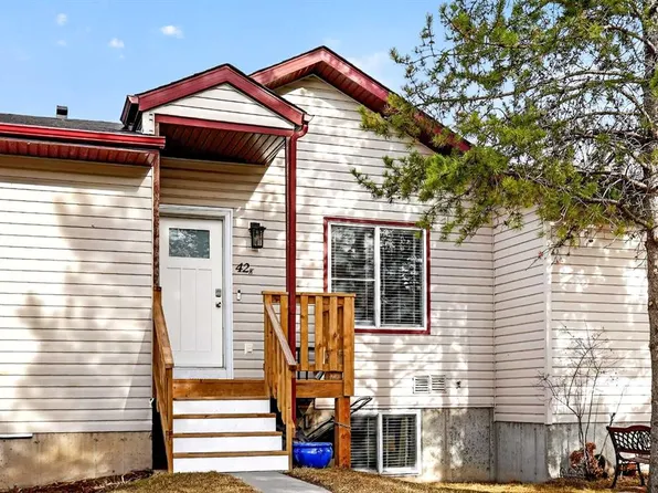 42 K W Green Meadow Cres, Strathmore, AB T1P 1H4