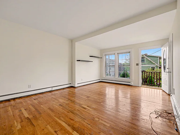 32 Chapel St — Photo 4