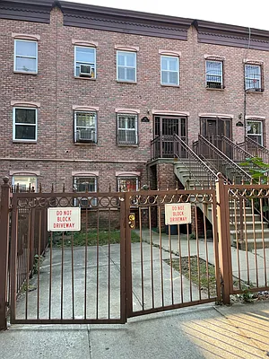 Rented by Realty Collective | media 14