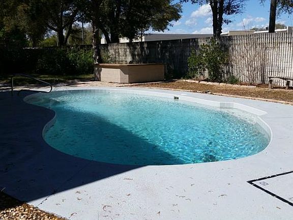 2nd image of 3141 Stratford Ln
