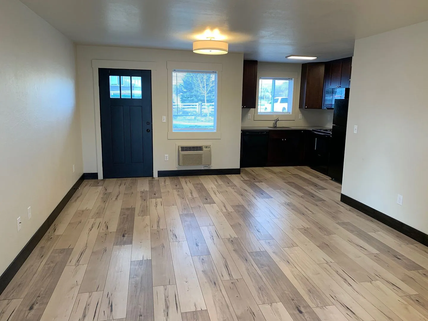21 Appleway Drive — Photo 2