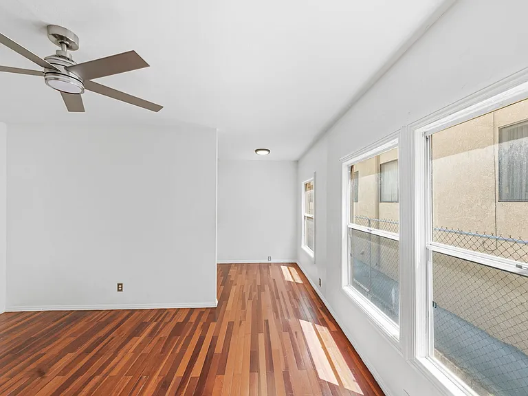 1427 N Kingsley Dr #108 — Photo 4