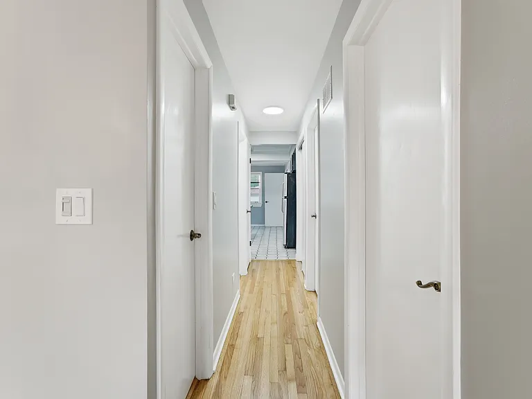 5906 Capulina Ave — Photo 6