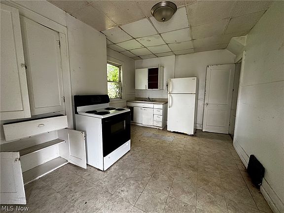 2nd image of 508 Cedar Ave