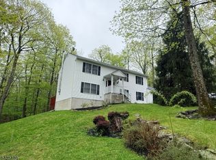 8 Cold Spring Dr, Vernon Twp., NJ 07422