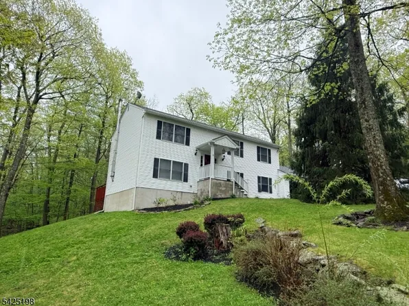 8 Cold Spring Dr, Vernon Twp., NJ 07422