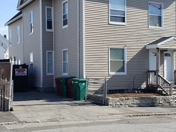 122-124 Chapel St, Lowell, MA 01852