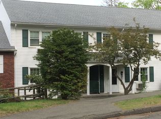 135 Round Hill Rd #B, Northampton, MA 01060