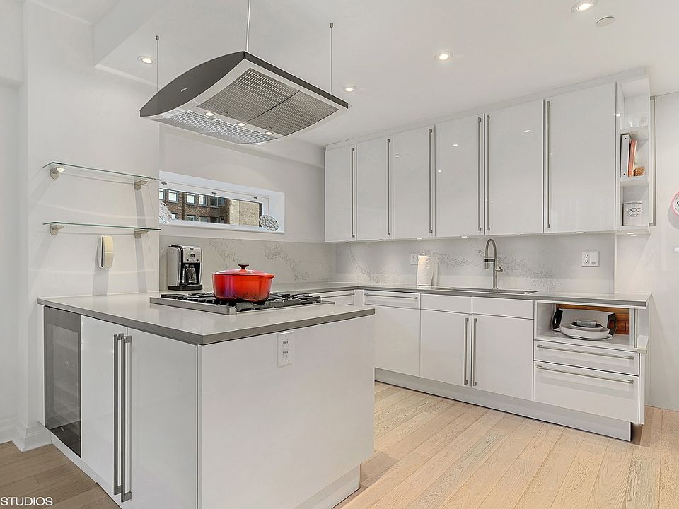 1st image of 39 E 29th St #17A