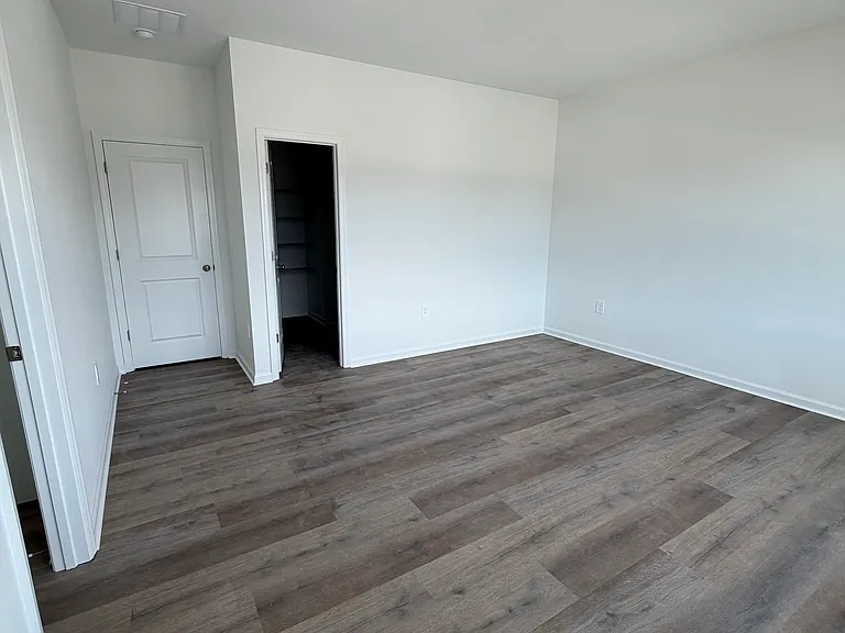 5175 Loyalty Dr — Photo 33